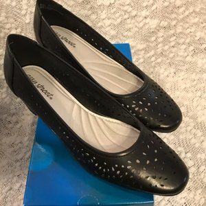 Easy Street "Crystal" Pumps 11 WIDE
